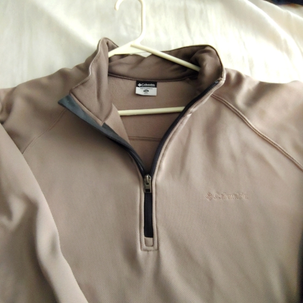 Columbia  pullover